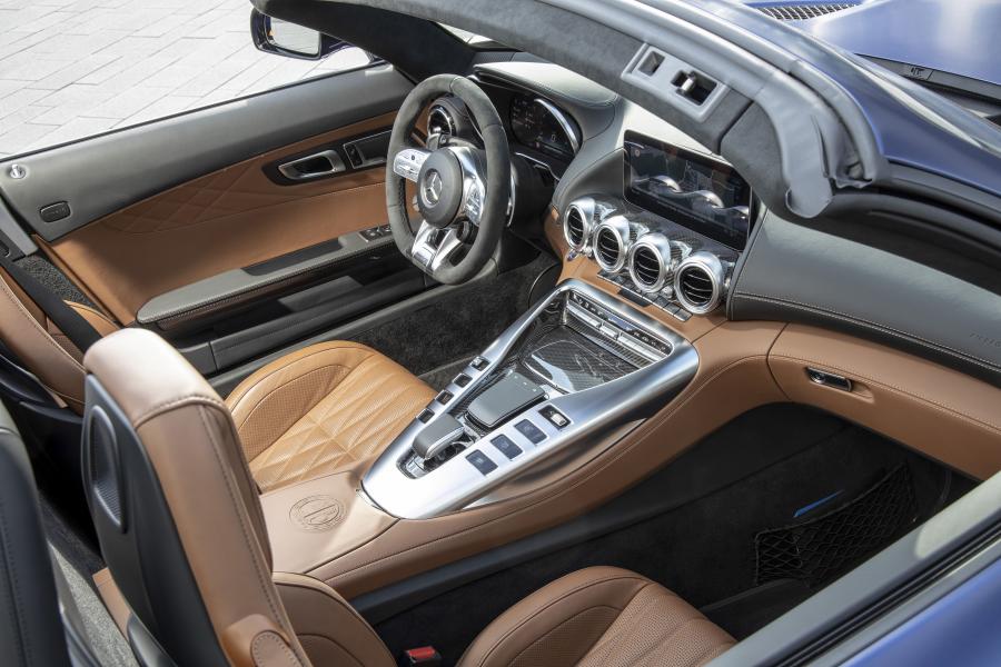 Интерьер Mercedes-AMG GT Roadster (R190) 2019 года  (WW) (фото 11 из 20)